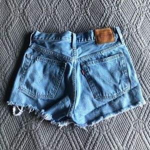 Women’s button fly Levi’s denim shorts